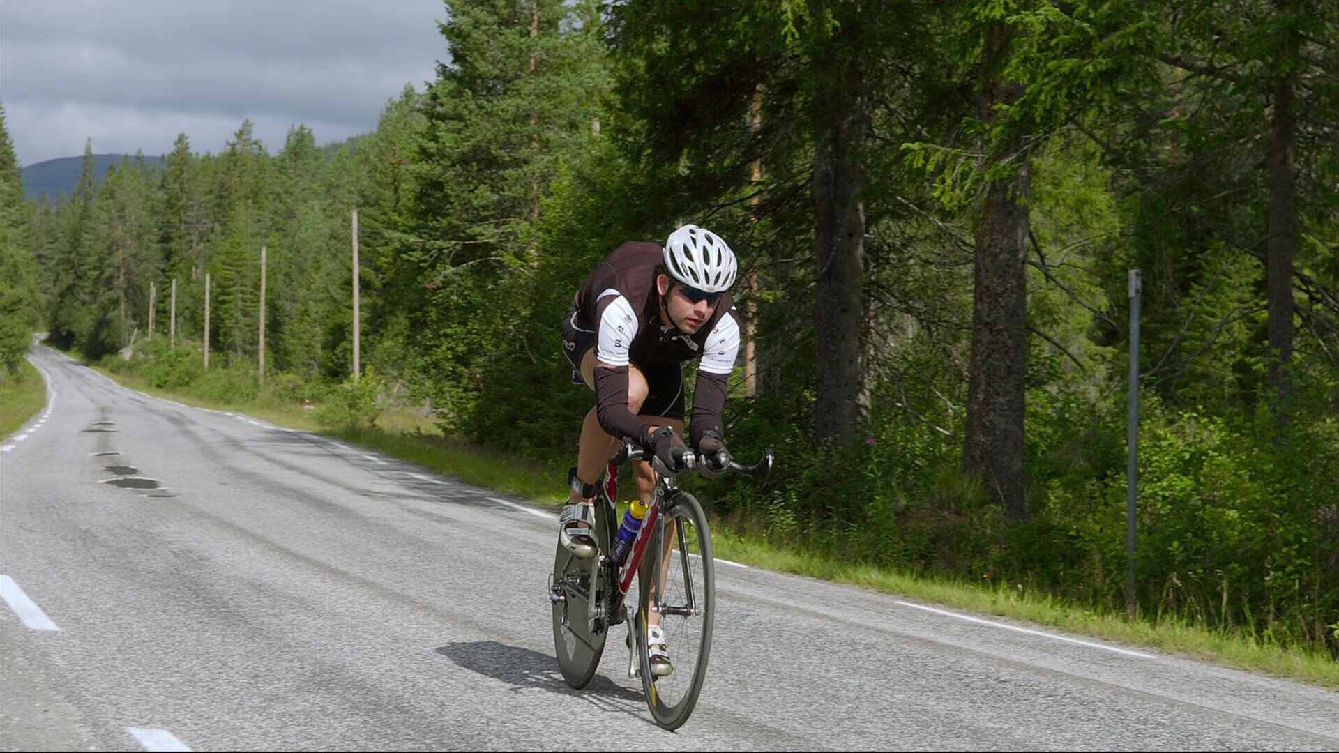男子自由泳终段配速回升显著，男子自由泳等级